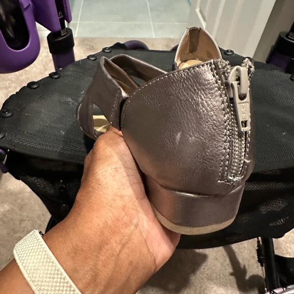 Bronze colored sandals - Picture 6 of 9